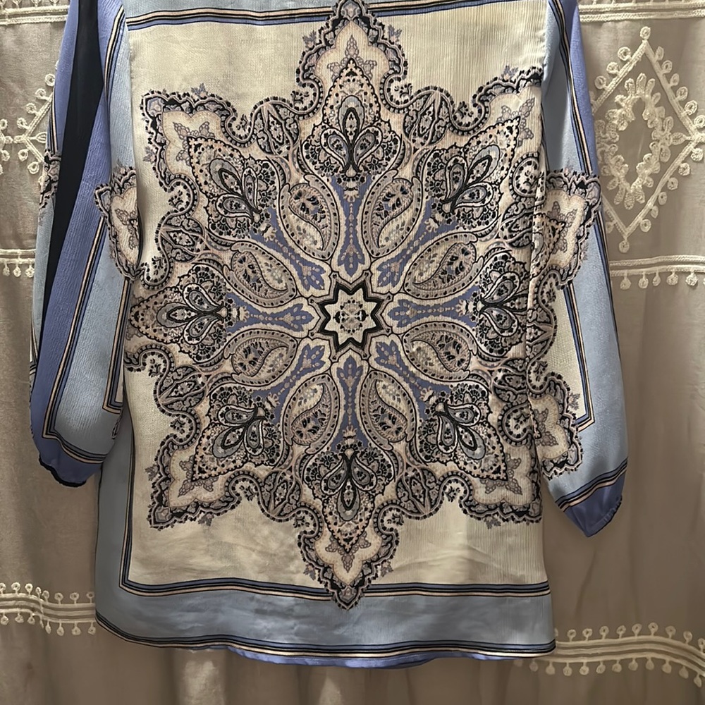 Medium lightweight half sleeve top from nyc company